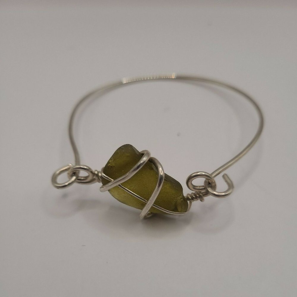 Silver Tone Sea Glass Green Wire Wrapped Bracelet Bangle 8"